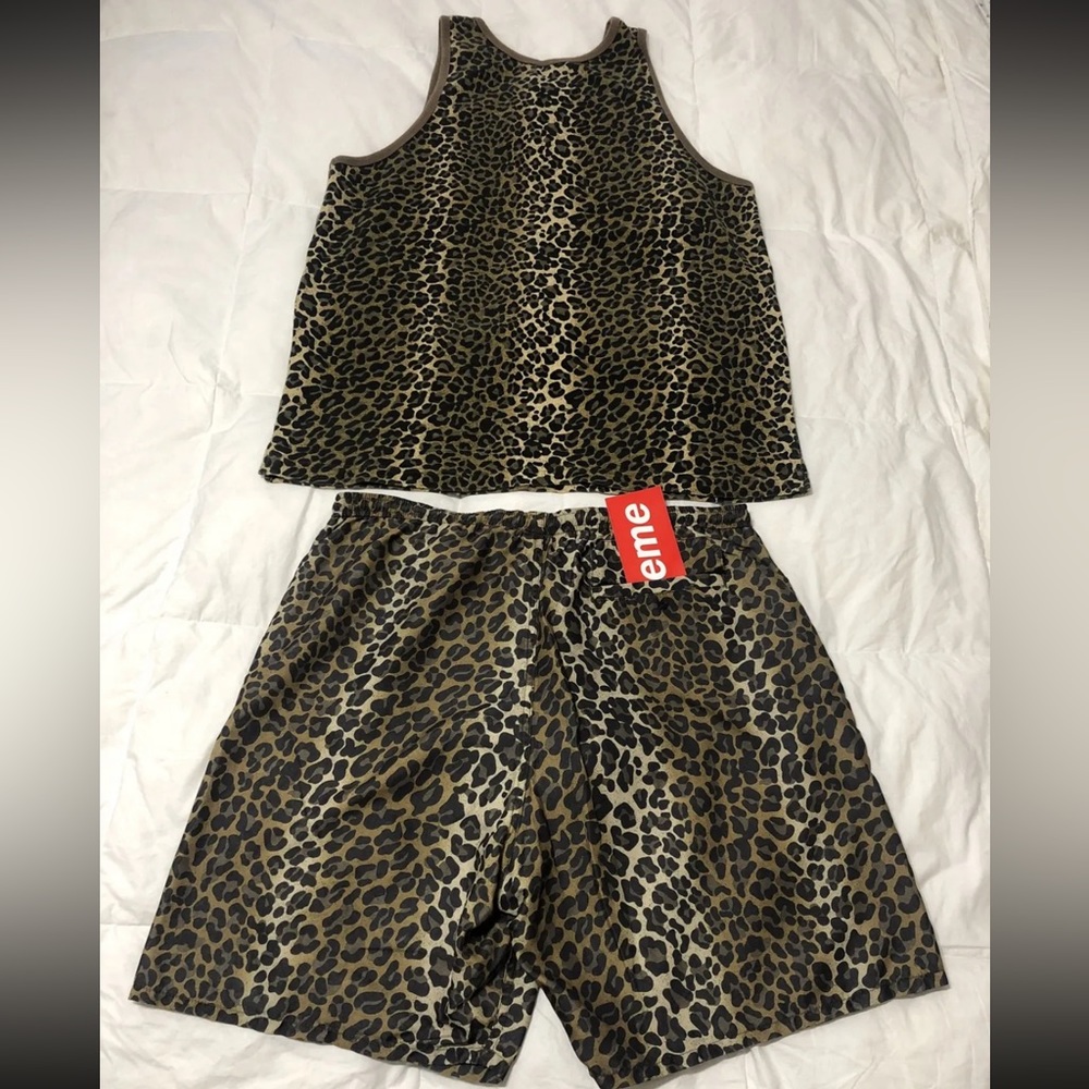 Supreme - Picture 2 of 11